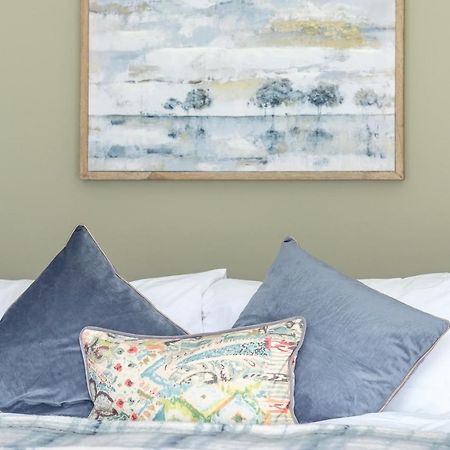 Dickens Suite- Cozy Suite 15Min Close To Gatwick Crawley  Eksteriør bilde