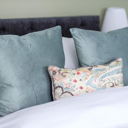 Dickens Suite- Cozy Suite 15Min Close To Gatwick Crawley  Eksteriør bilde