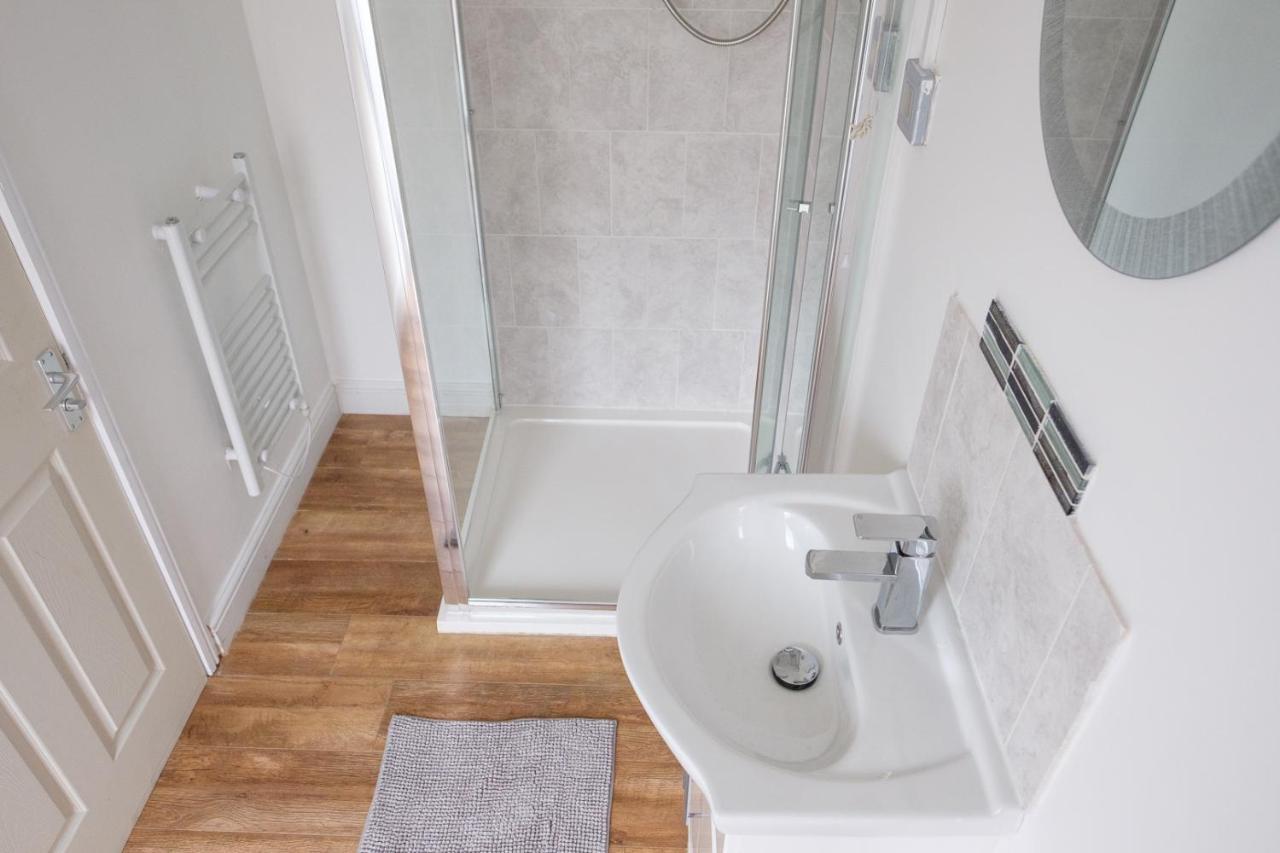 Dickens Suite- Cozy Suite 15Min Close To Gatwick Crawley  Eksteriør bilde