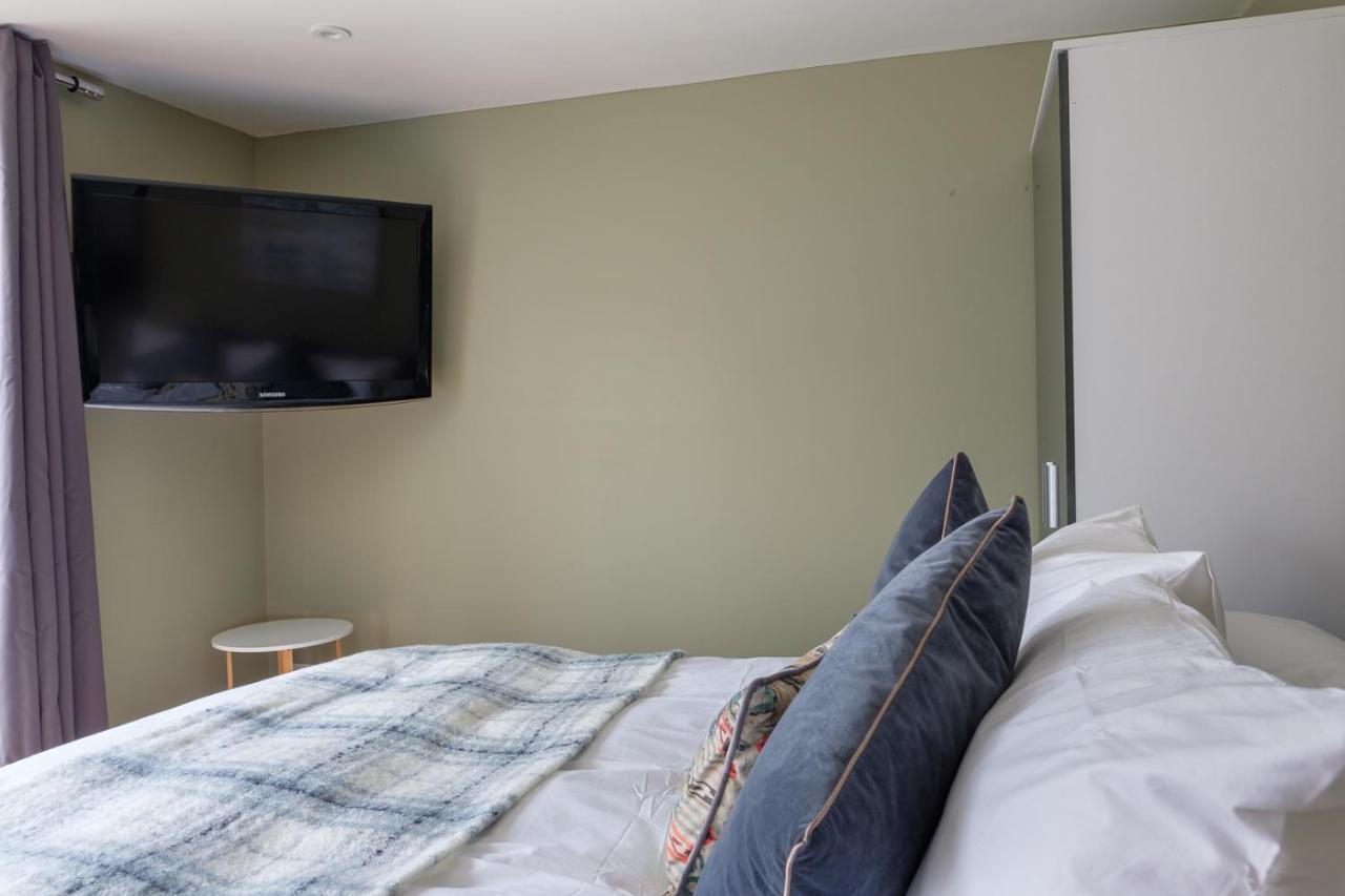 Dickens Suite- Cozy Suite 15Min Close To Gatwick Crawley  Eksteriør bilde